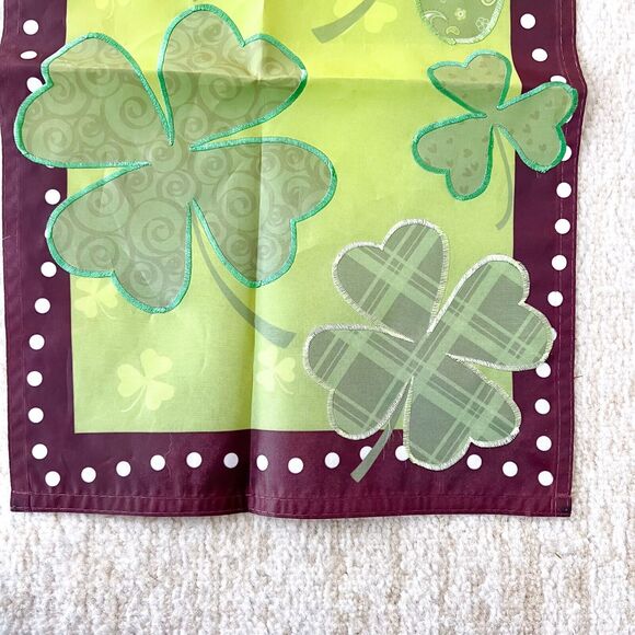 Small Garden Flag St Patricks Day Four Leaf Clover Green Lawn 18x12 Vintage - Picture 2 of 4